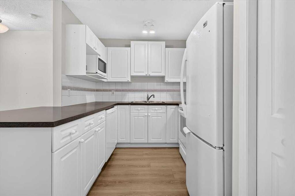 212-7 Harvest Gold Manor Ne, Calgary, AB