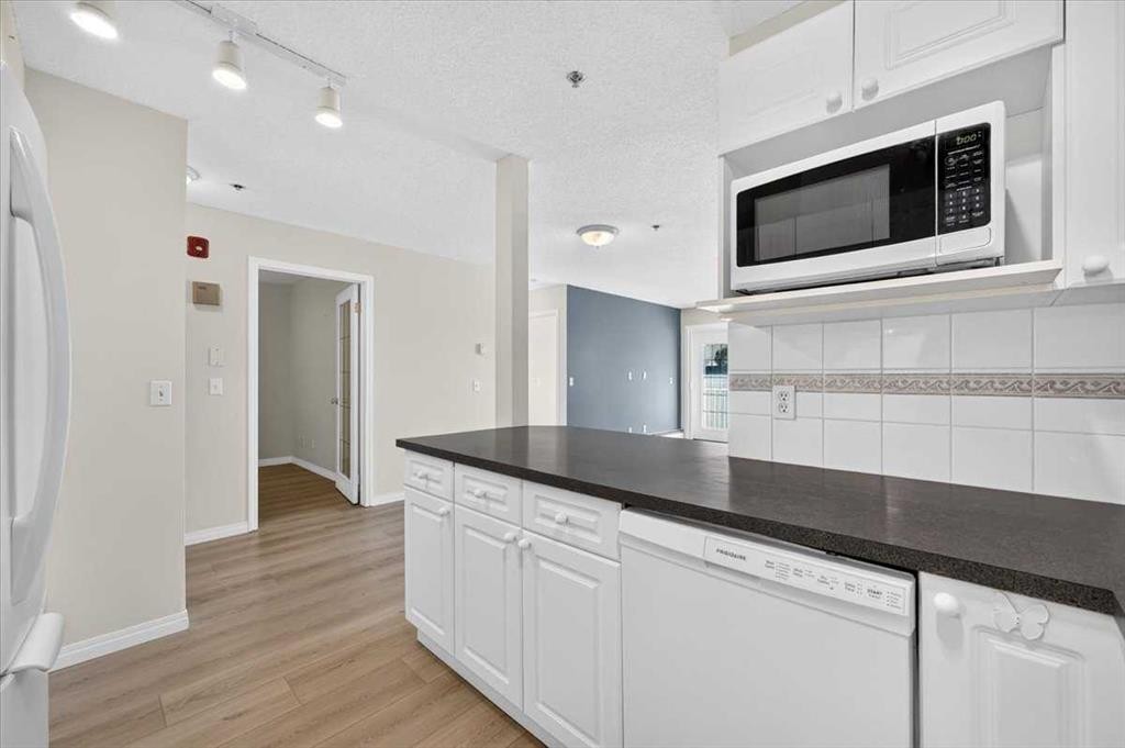 212-7 Harvest Gold Manor Ne, Calgary, AB