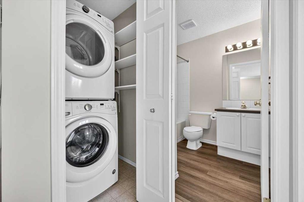 212-7 Harvest Gold Manor Ne, Calgary, AB