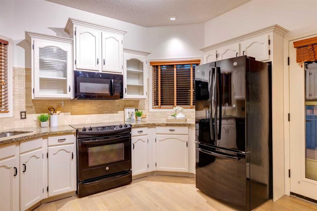 51 Straddock Crescent Sw, Calgary, AB