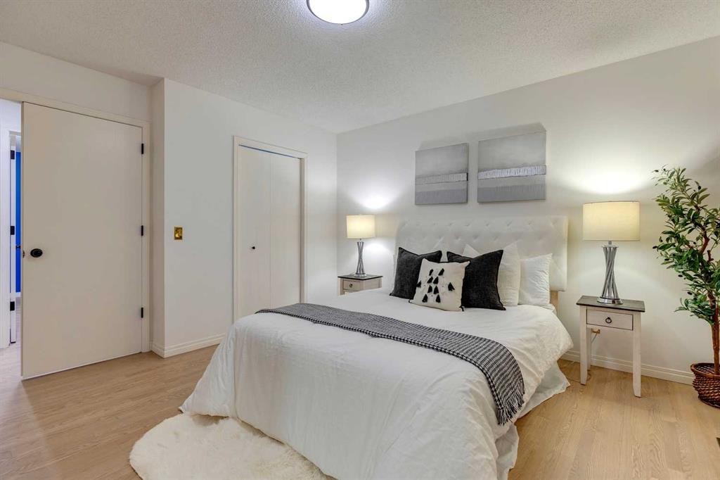 51 Straddock Crescent Sw, Calgary, AB