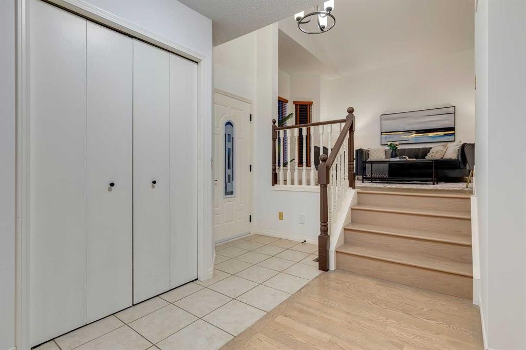 51 Straddock Crescent Sw, Calgary, AB