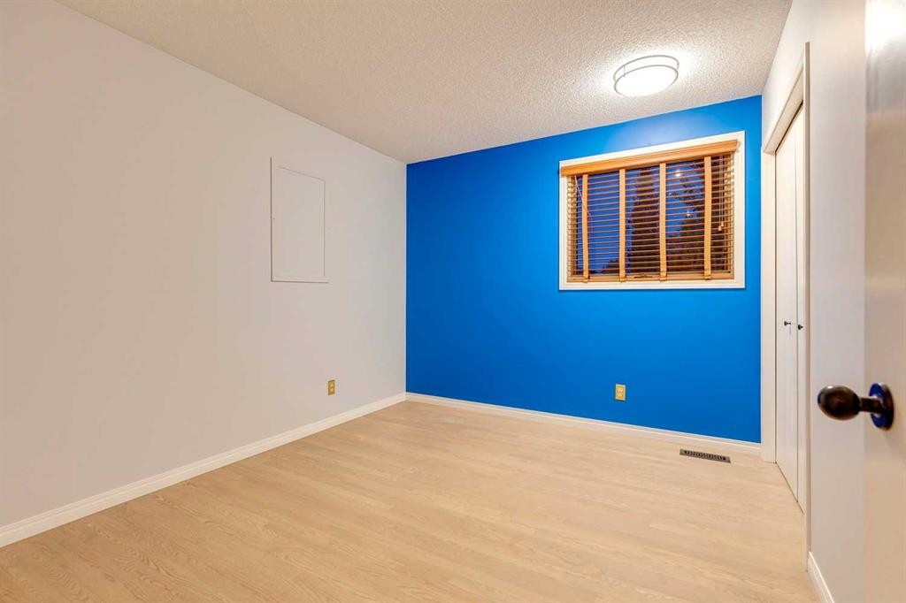 51 Straddock Crescent Sw, Calgary, AB
