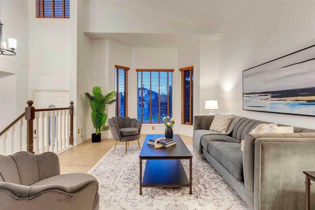 51 Straddock Crescent Sw, Calgary, AB