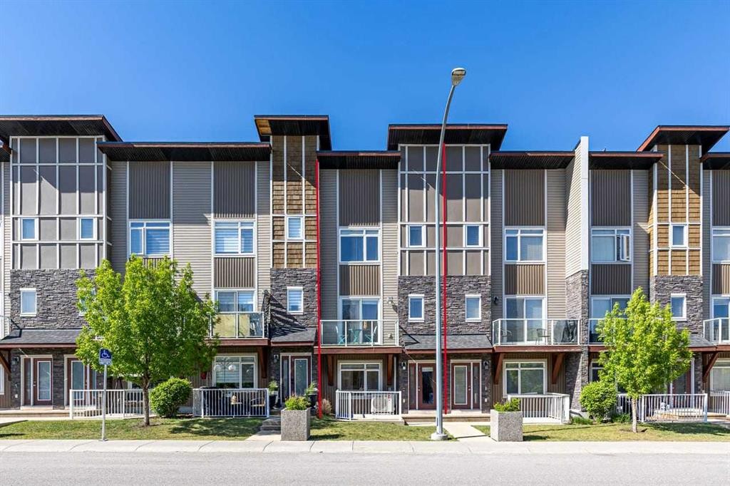 11 Skyview Point Heath Ne, Calgary, AB