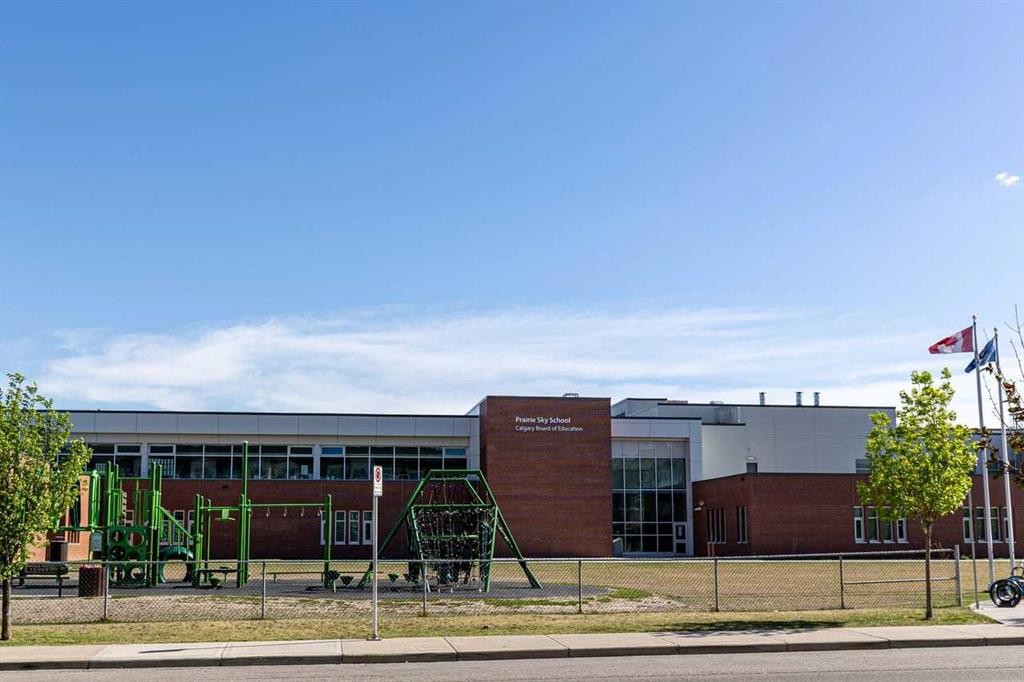 11 Skyview Point Heath Ne, Calgary, AB