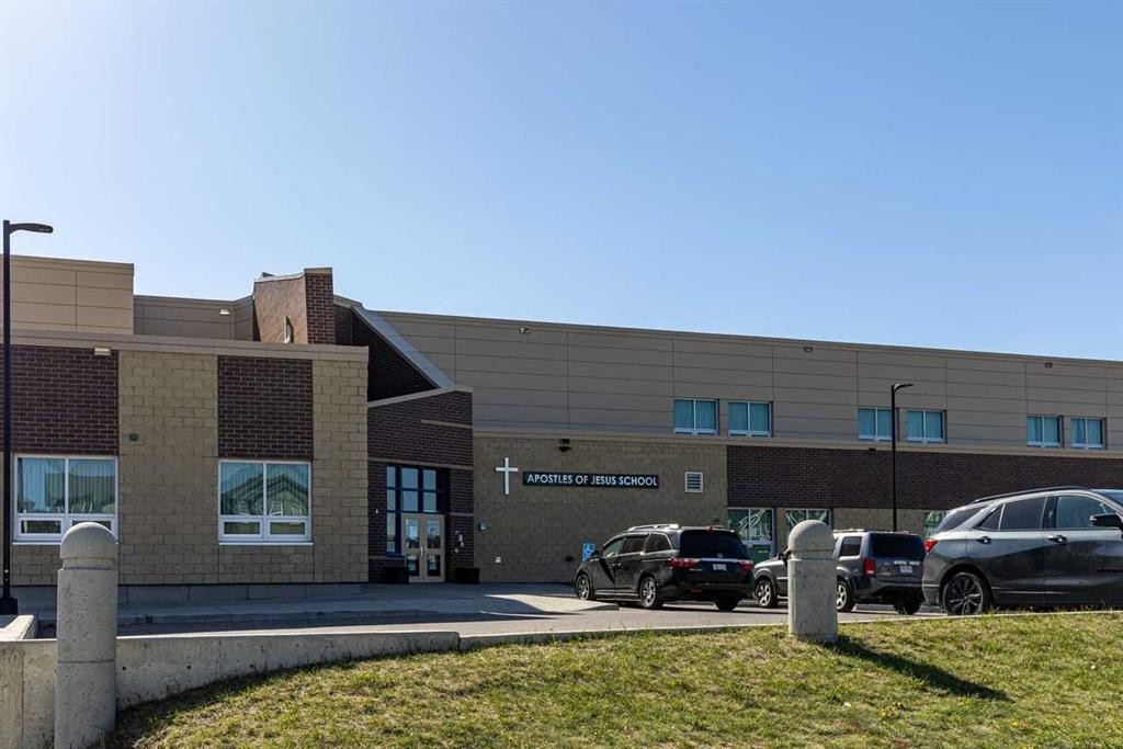 11 Skyview Point Heath Ne, Calgary, AB