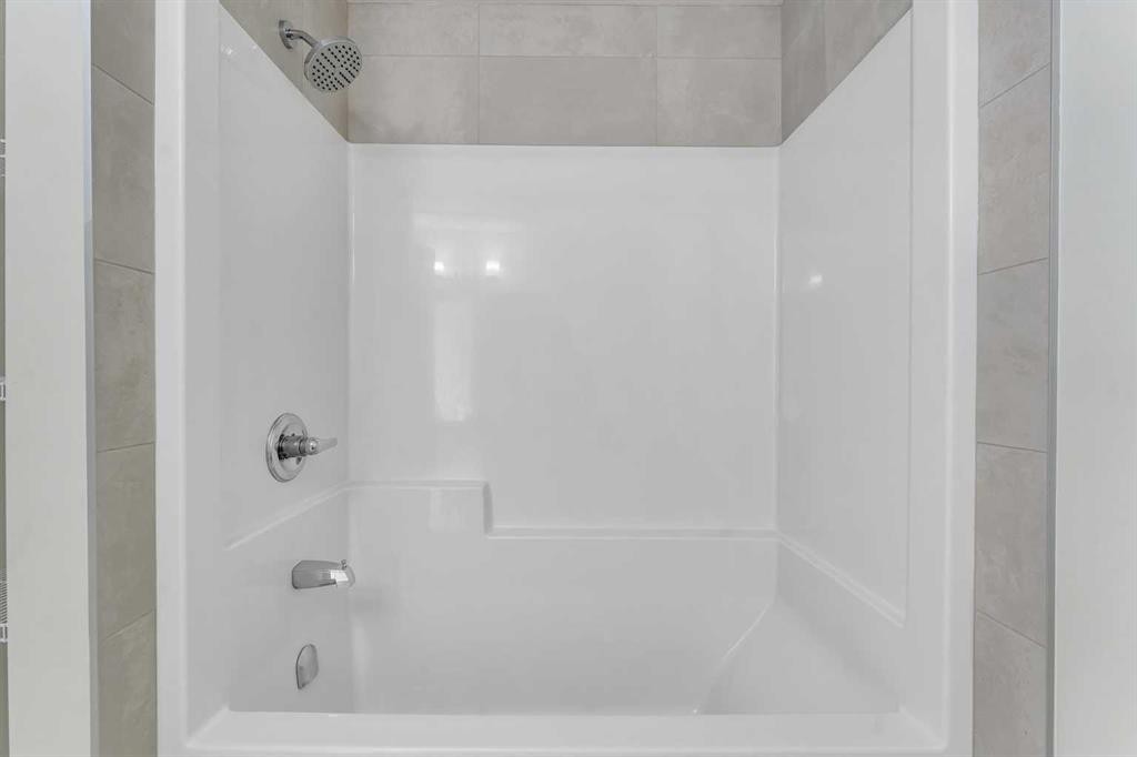 159 Waterford Heights, Chestermere, AB