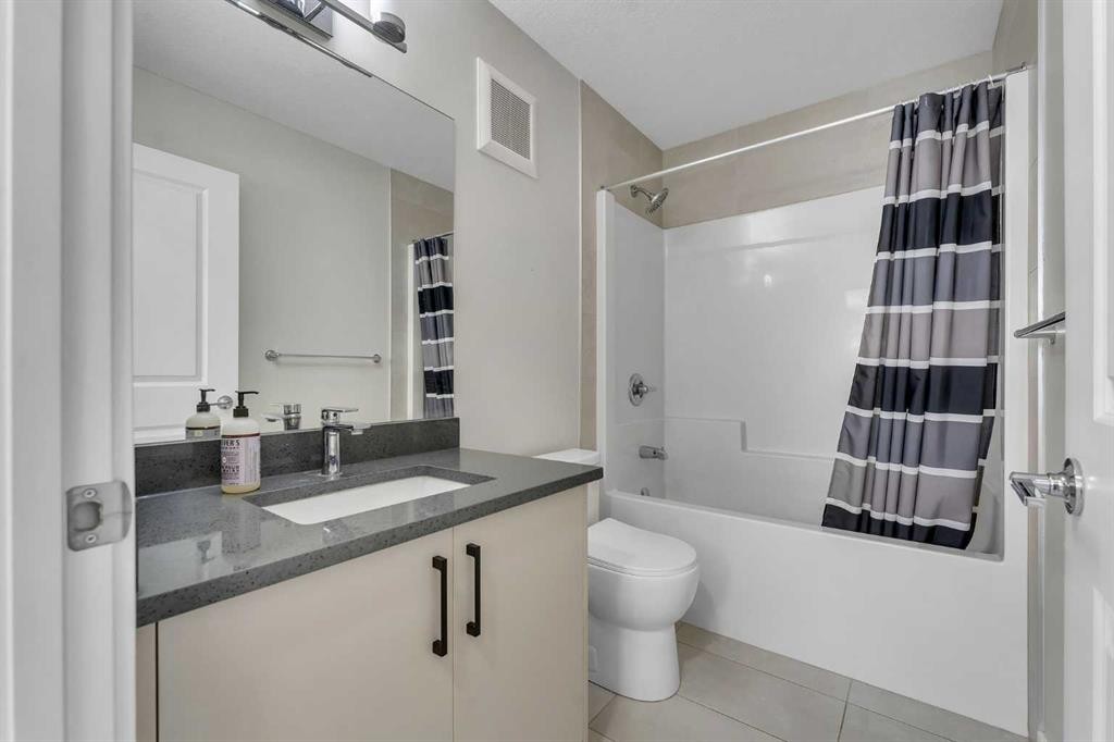 159 Waterford Heights, Chestermere, AB