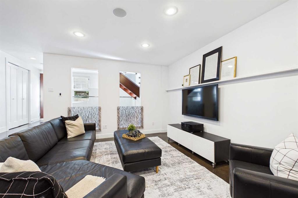 2312 Juniper Road Nw, Calgary, AB