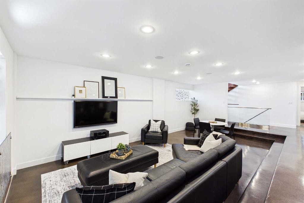 2312 Juniper Road Nw, Calgary, AB