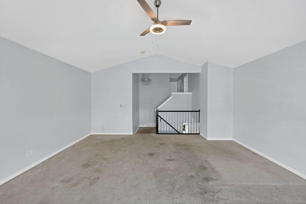 33 Skyview Springs Road Ne, Calgary, AB