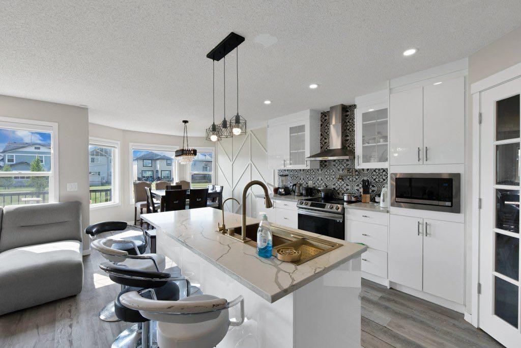 33 Skyview Springs Road Ne, Calgary, AB