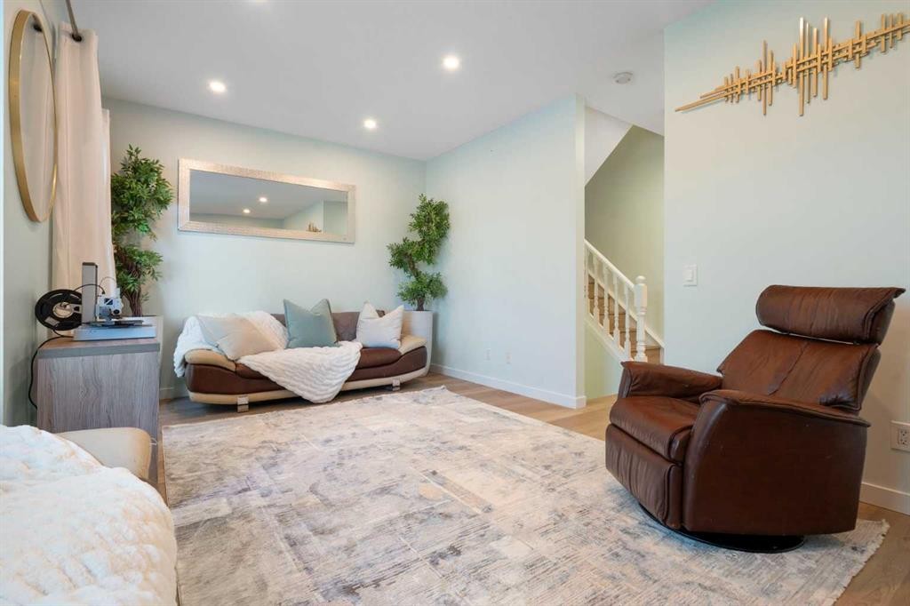 1-2031 26 Avenue Sw, Calgary, AB