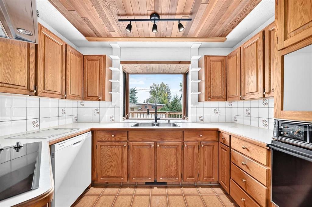 5712 Lakeview Drive Sw, Calgary, AB