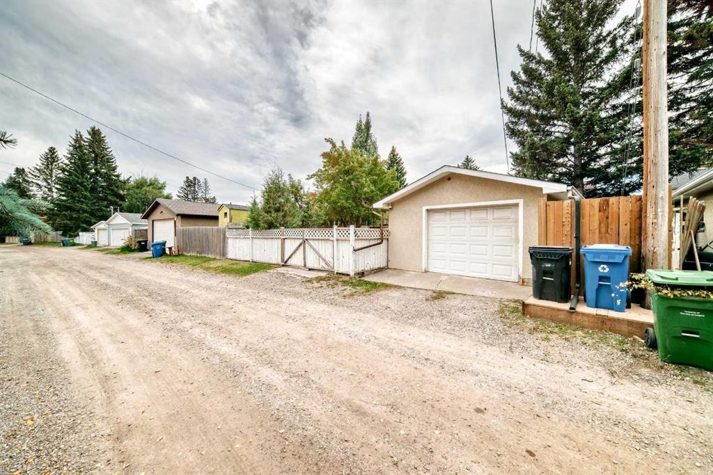 5712 Lakeview Drive Sw, Calgary, AB