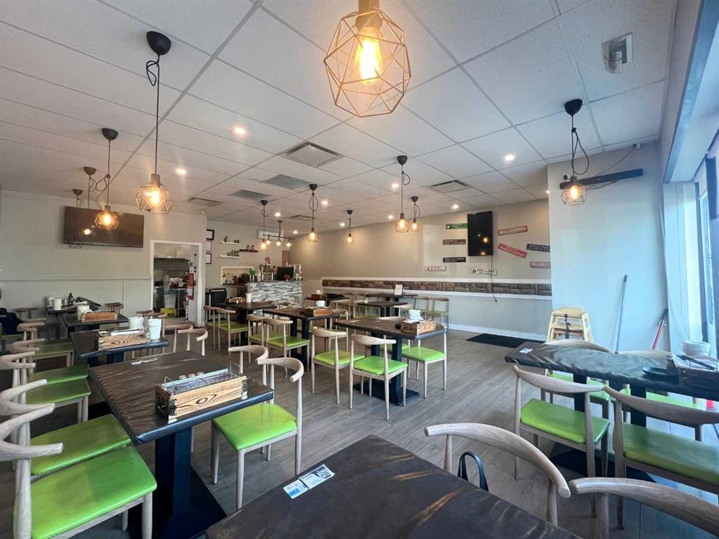 3-2111 Centre Street, Calgary, AB