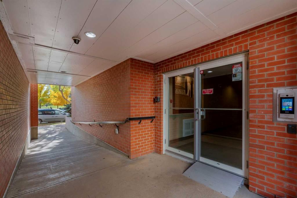 302-830 Centre Avenue Ne, Calgary, AB
