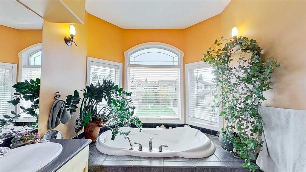 18 Tuscany Meadows Heights Nw, Calgary, AB