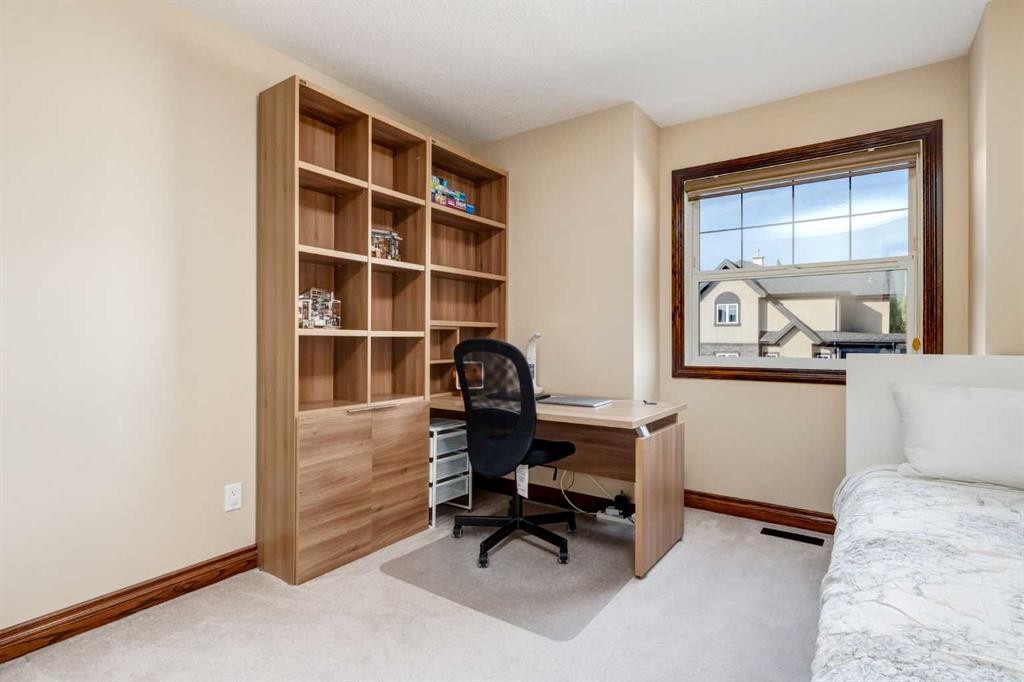 43 Cougar Plateau Circle Sw, Calgary, AB