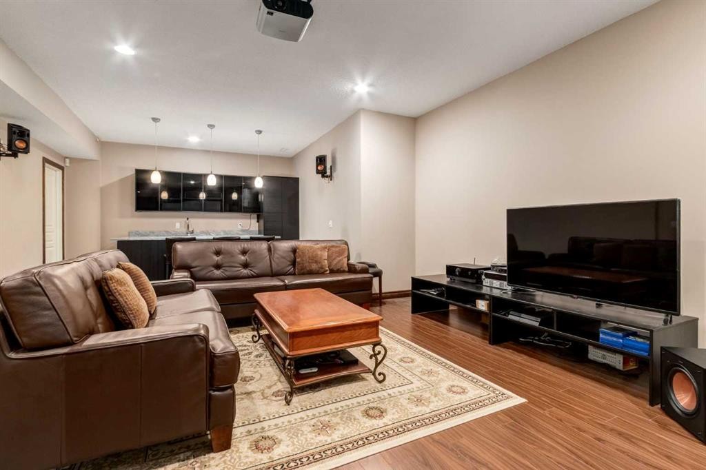43 Cougar Plateau Circle Sw, Calgary, AB