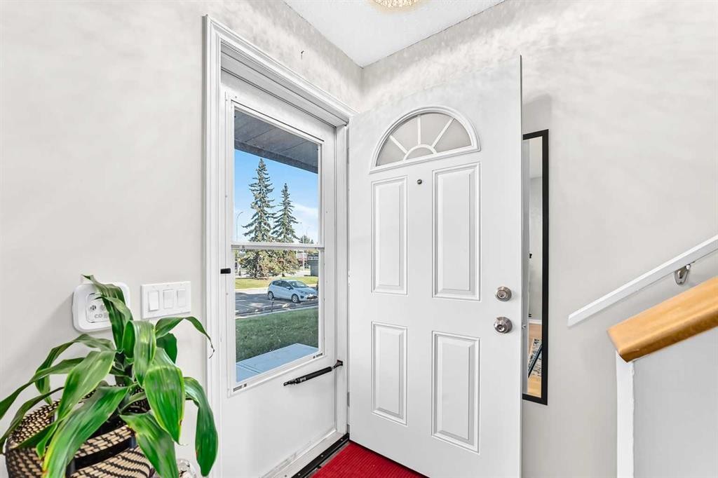 170-999 Canyon Meadows Drive Sw, Calgary, AB