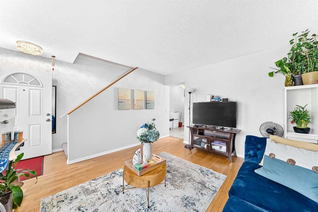 170-999 Canyon Meadows Drive Sw, Calgary, AB