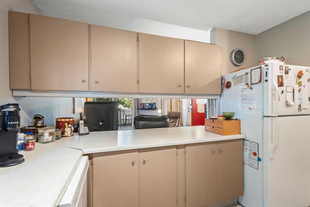 16-3015 51 Street Sw, Calgary, AB