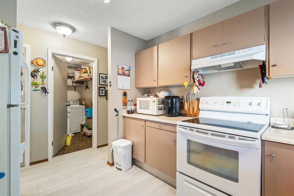 16-3015 51 Street Sw, Calgary, AB