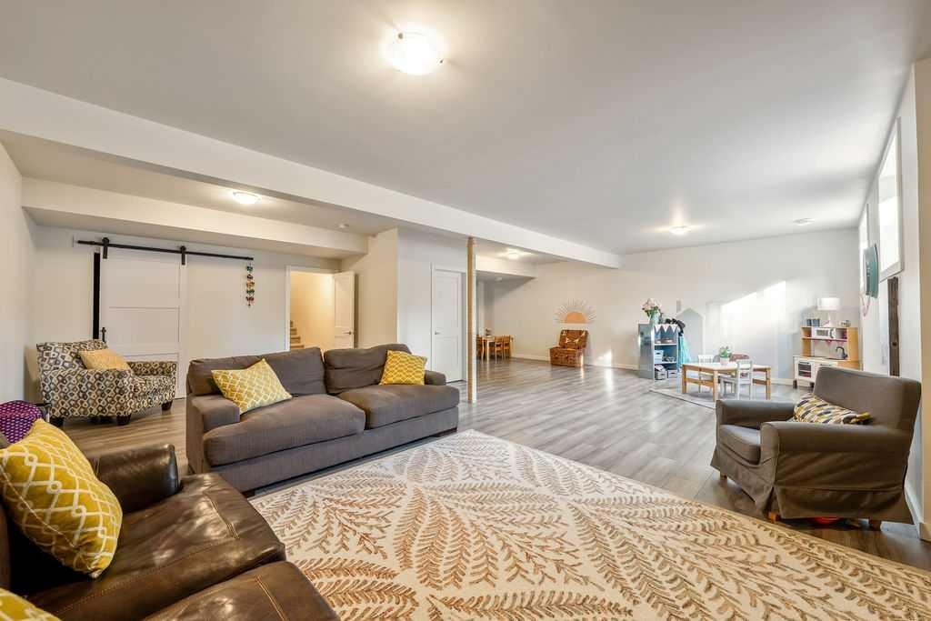 529 Montana Bay Se, High River, AB