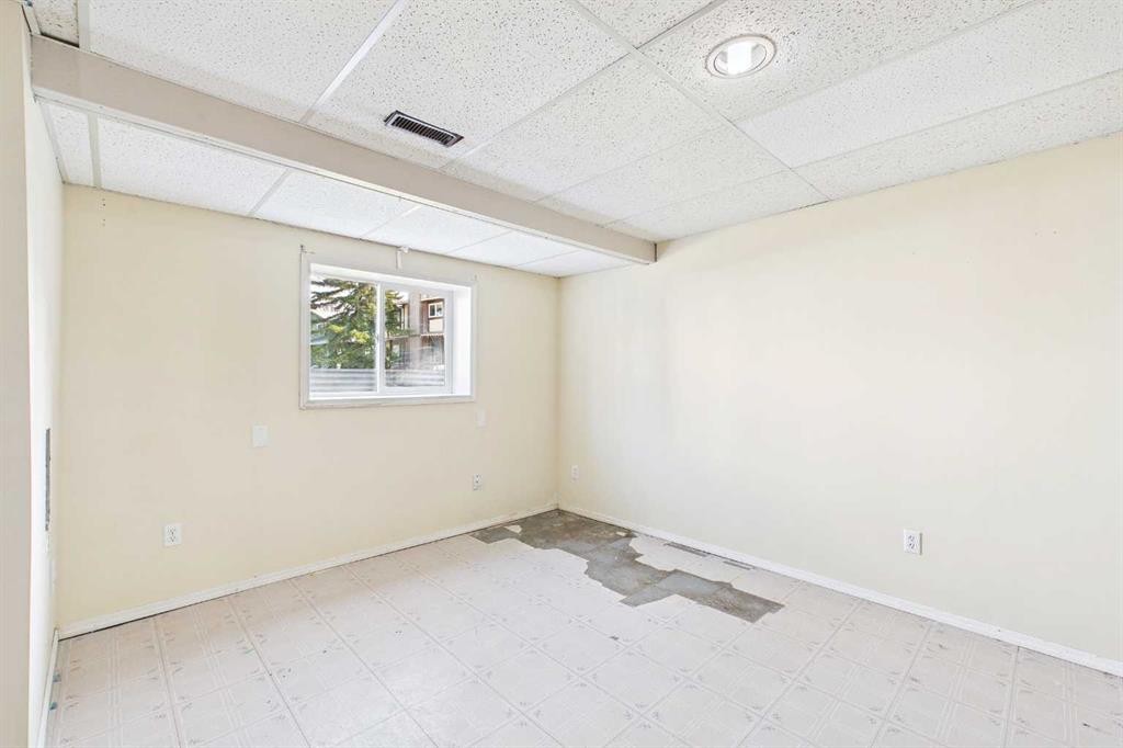 17 Deermeade Road Se, Calgary, AB