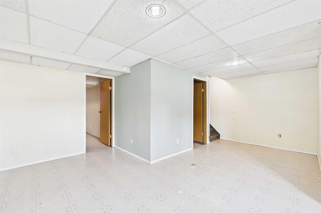 17 Deermeade Road Se, Calgary, AB