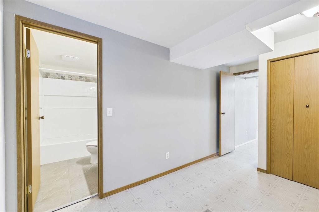 17 Deermeade Road Se, Calgary, AB