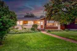 29 ARMSTRONG Crescent SE Calgary, AB T2J 0X3
