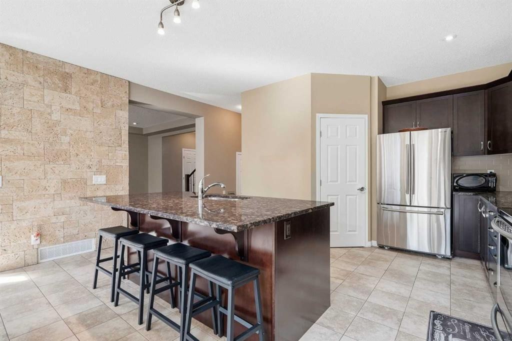 143 Windbrook Manor Sw, Airdrie, AB