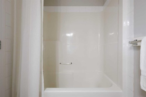 107 Cranberry Green Se, Calgary, AB 