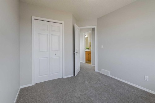 107 Cranberry Green Se, Calgary, AB 