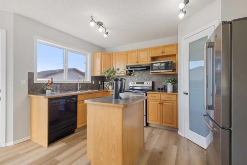 107 Cranberry Green Se, Calgary, AB 