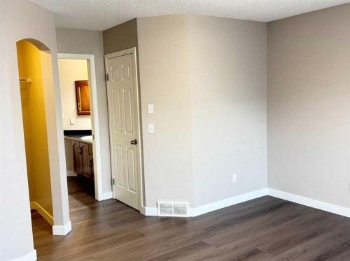 95 Panora Close Nw, Calgary, AB 