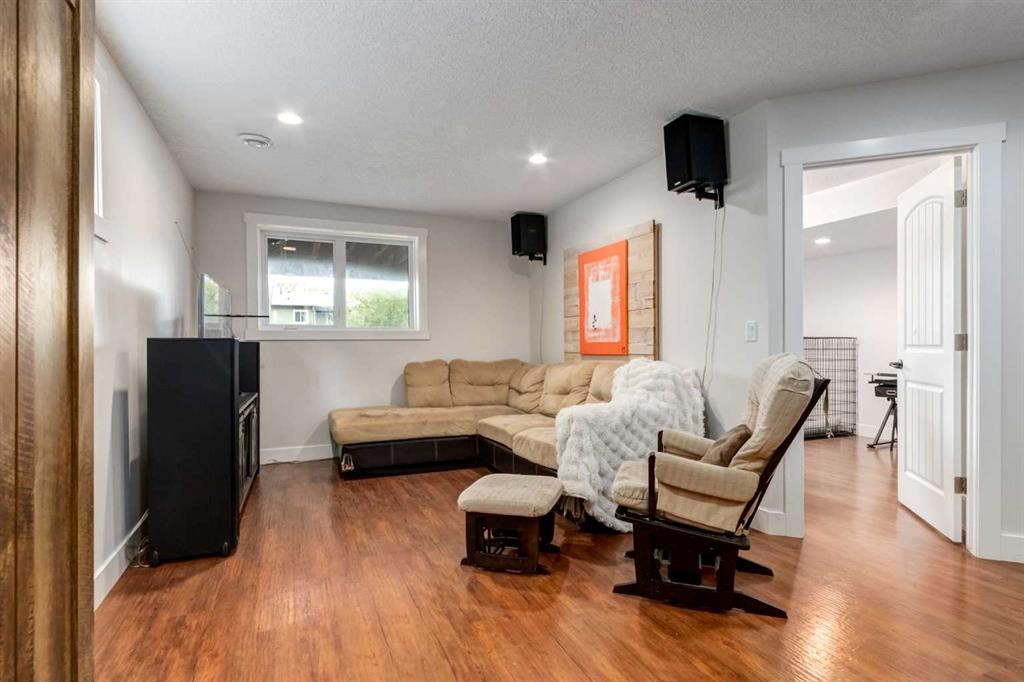 6 Houlden Place, Cayley, AB