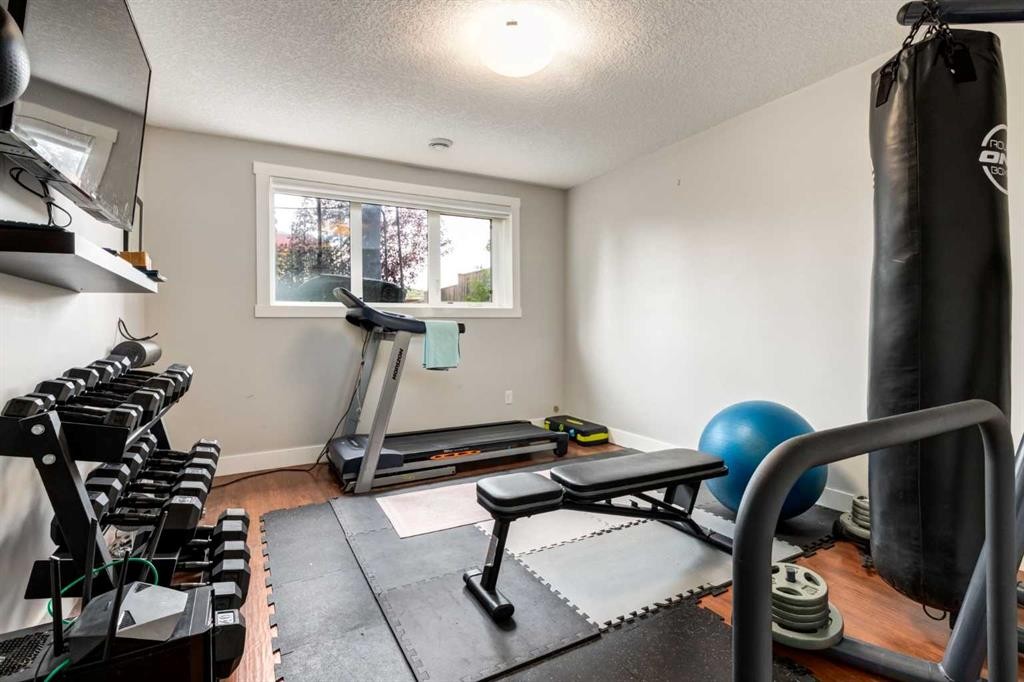 6 Houlden Place, Cayley, AB