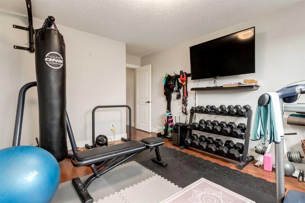 6 Houlden Place, Cayley, AB