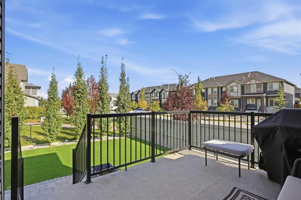 108 Hillcrest Avenue Sw, Airdrie, AB