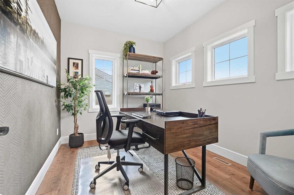 435 East Chestermere Drive, Chestermere, AB