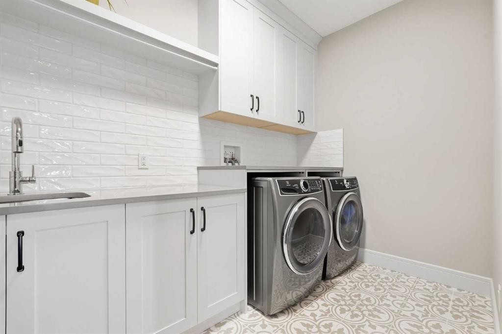 435 East Chestermere Drive, Chestermere, AB