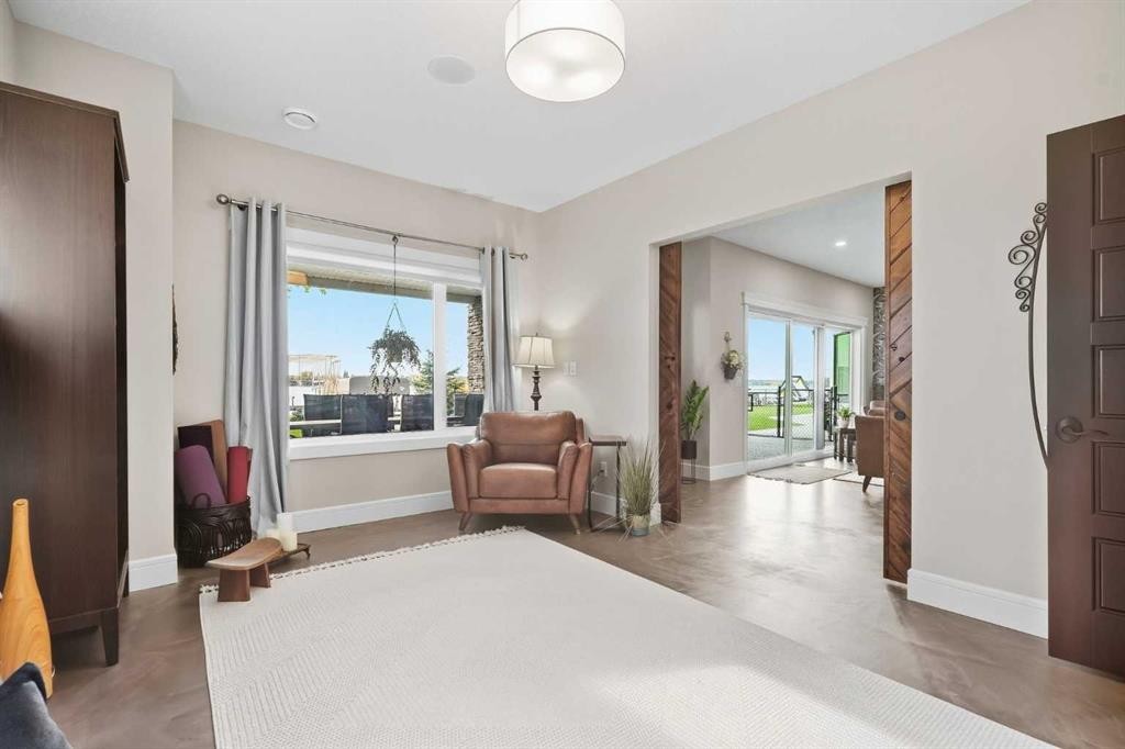 435 East Chestermere Drive, Chestermere, AB