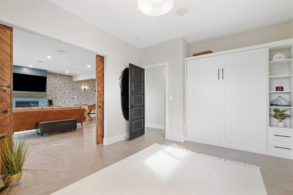 435 East Chestermere Drive, Chestermere, AB