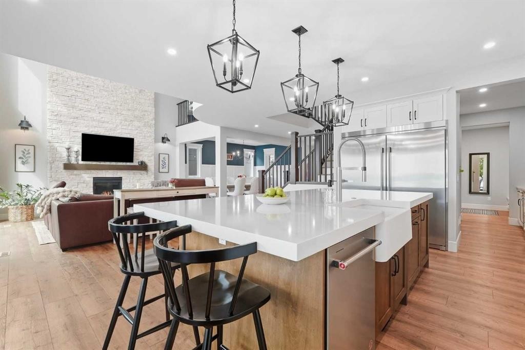 435 East Chestermere Drive, Chestermere, AB