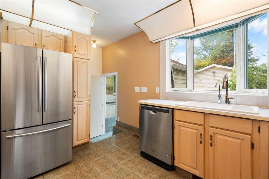 229 11 Avenue Ne, Calgary, AB