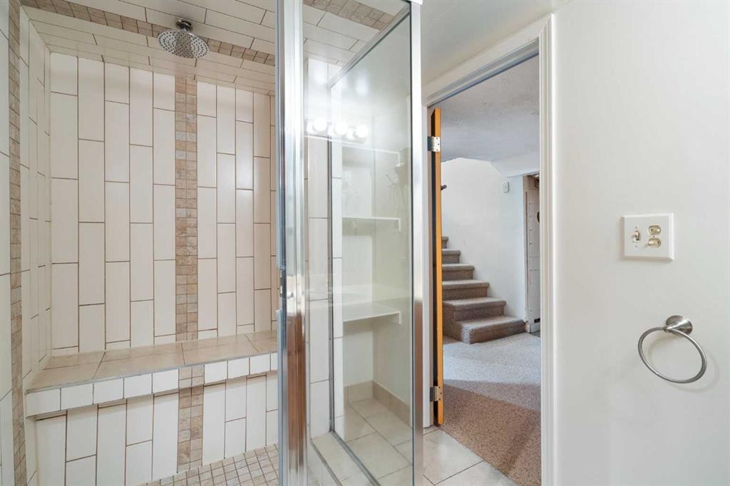 229 11 Avenue Ne, Calgary, AB